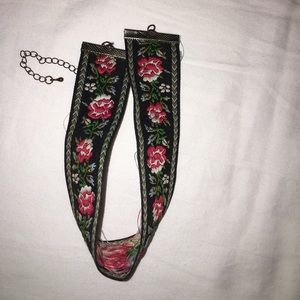 Floral cloth choker